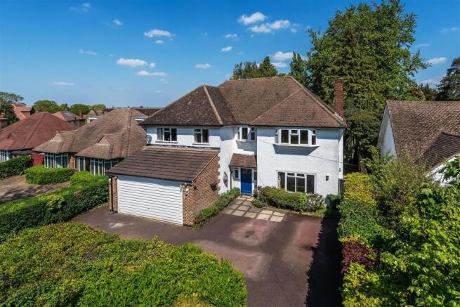 6 bed property, in The Linkway, £1,250,000