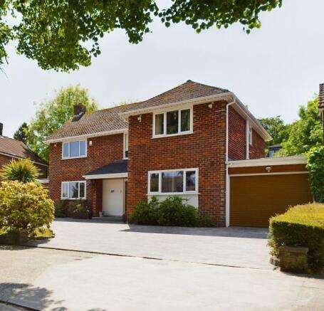 4 bed property, in Rockbourne Avenue, £850,000