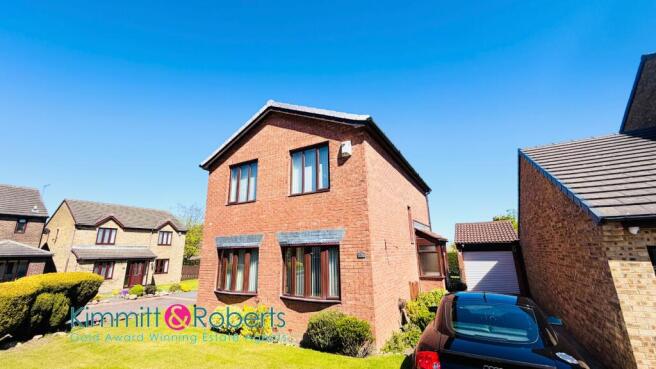 3 bed property, in Tudor Grange, £275,000