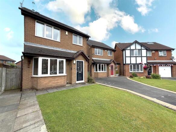 3 bed property, in Aspen Close, £265,000