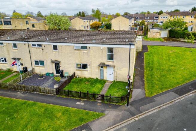 5 bed property, in Drake Avenue, £235,000