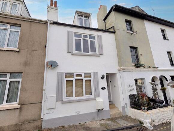 3 bed property, in Higher Street, £299,950