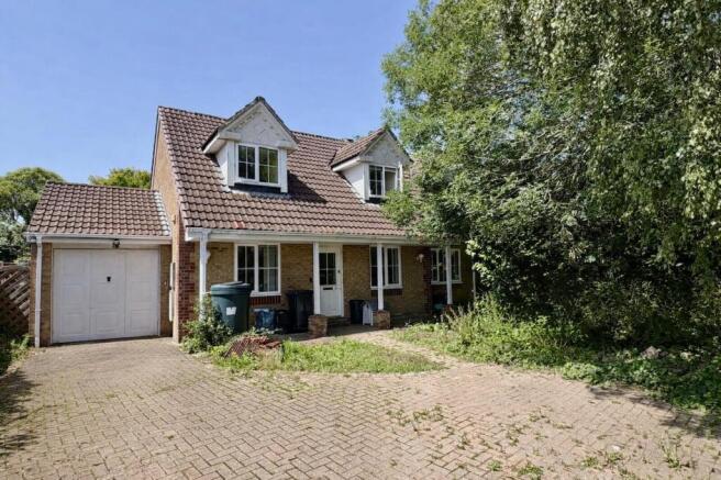 4 bed property, in Clayhill Copse, £465,000