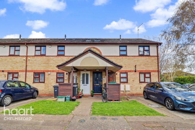 1 bed property, in Pollards Green, £160,000