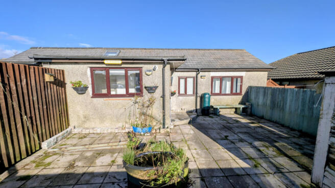 2 bed property, in Laity Lane, £120,000
