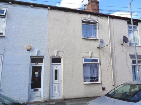 3 bed property, in Sharp Street, £100,000
