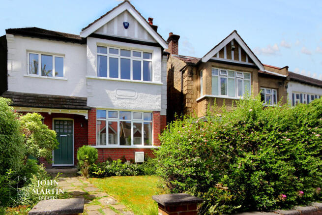 4 bed property, in Princes Gardens, £1,500,000