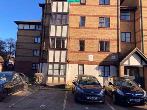 1 bed property, in 134 Somerset Gardens, £250,000