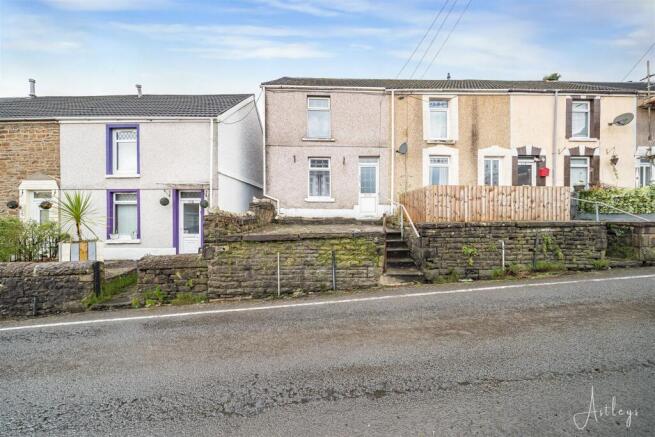 2 bed property, in Clyndu Street, £115,000
