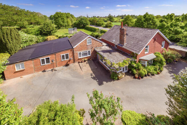 5 bed property, in Chester Road, £750,000