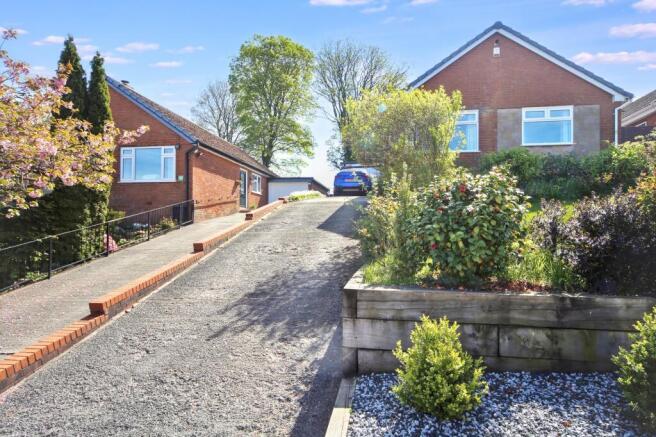 3 bed property, in Pine View, £375,000