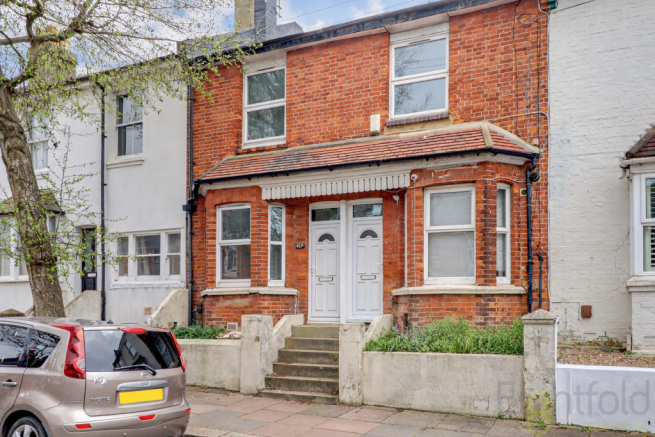 3 bed property, in Riley Road, £400,000