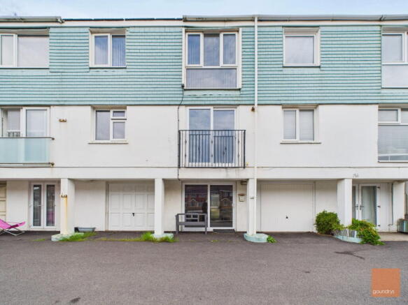 2 bed property, in Portreath-Apartment with garage and harbour views, £199,500