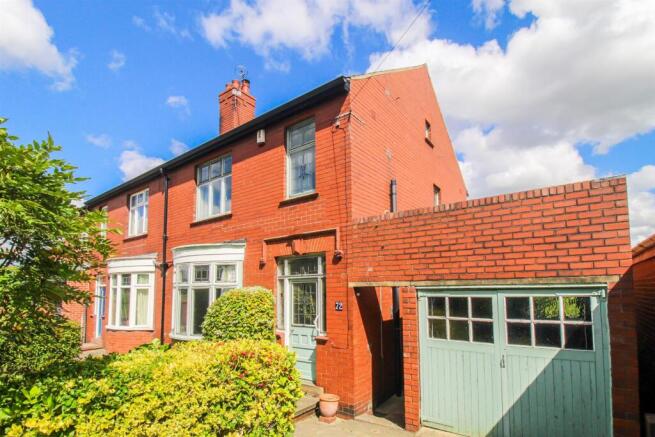 3 bed property, in Northfield Lane, £250,000