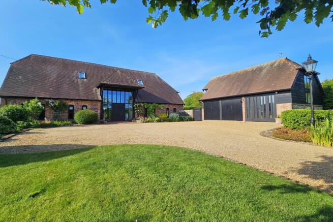 5 bed property, in EDNEYS LANE, £1,300,000
