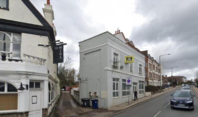 1 bed property, in Station Road, £255,000
