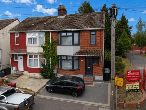 3 bed property, in Newark Road, £365,000