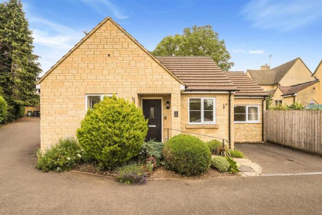 2 bed property, in Butt Street, £435,000