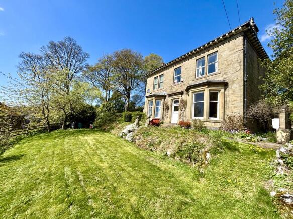 5 bed property, in Braithwaite Road, £635,000