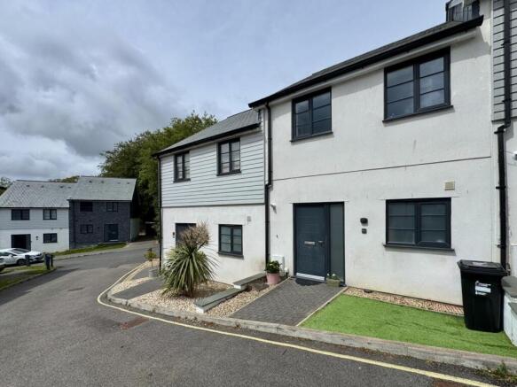 2 bed property, in Gloweth Barton, £325,000