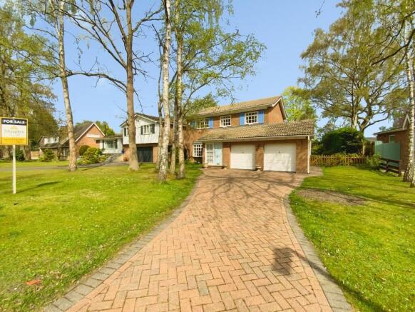 4 bed property, in Grosvenor Avenue, £430,000