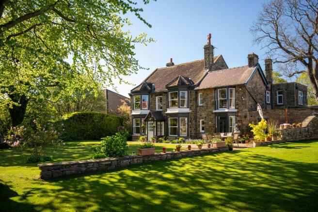 7 bed property, in Sandygate Road, £1,250,000