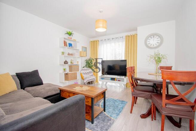 2 bed property, in Hotoft Road, £115,000