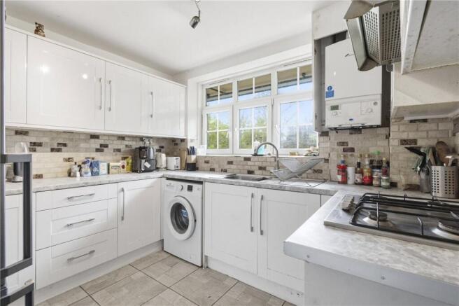 3 bed property, in Fernie House, £400,000