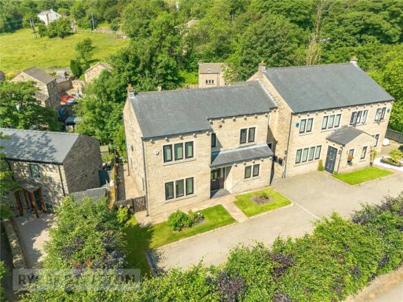 3 bed property, in Delph Road, £450,000