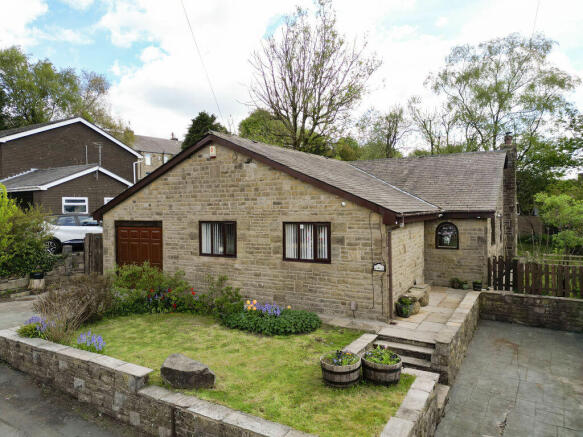 4 bed property, in Edge Lane, £350,000