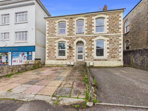 2 bed property, in Berkeley Vale, £265,000