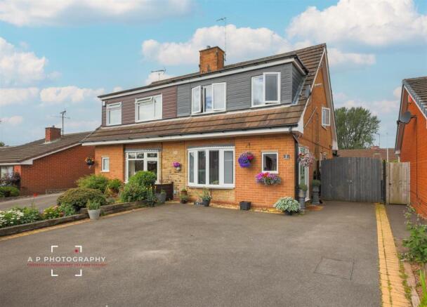 3 bed property, in Windermere Way, £265,000