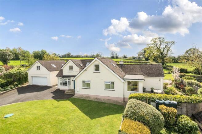 5 bed property, in Hawkchurch, £725,000