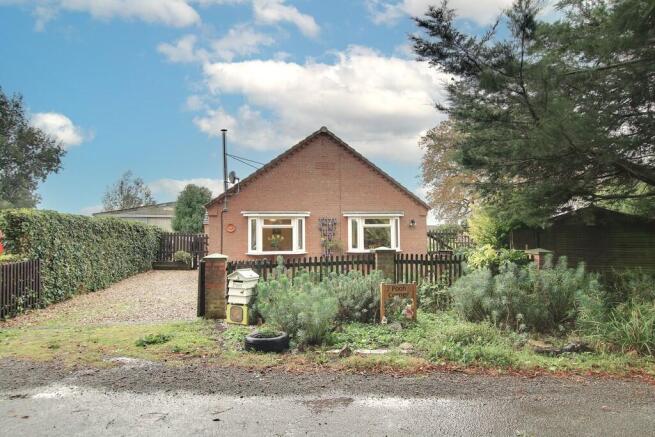 6 bed property, in Purls Bridge Drove, £440,000