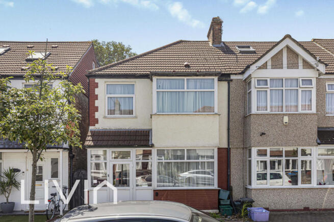 3 bed property, in St. Olaves Walk, £500,000