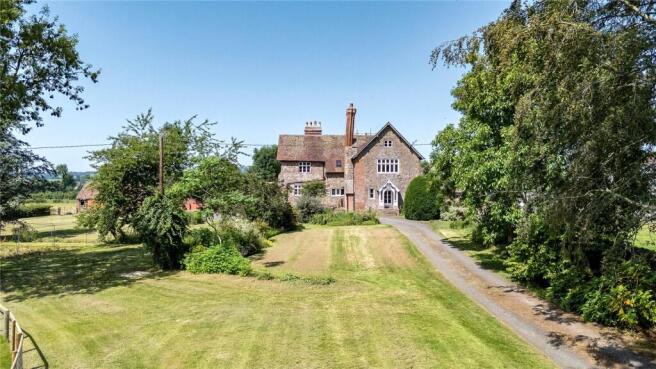4 bed property, in Bitterley, £450,000