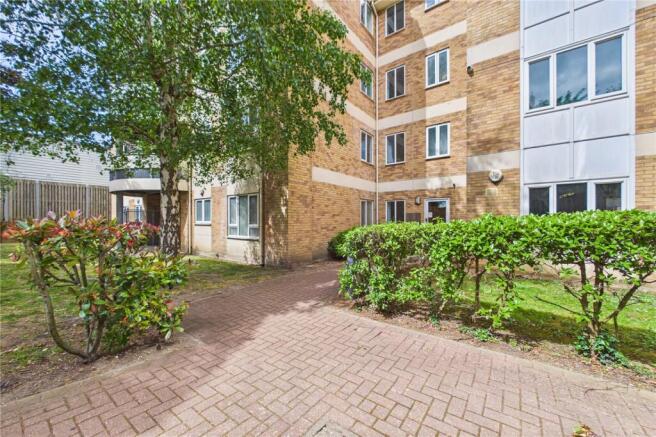 2 bed property, in Branagh Court, £170,000