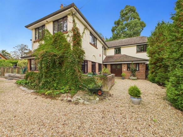 5 bed property, in St. Marys Lane, £850,000