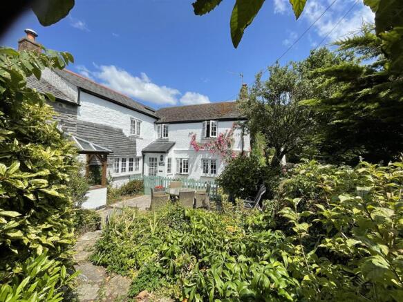 5 bed property, in Kingston, £725,000