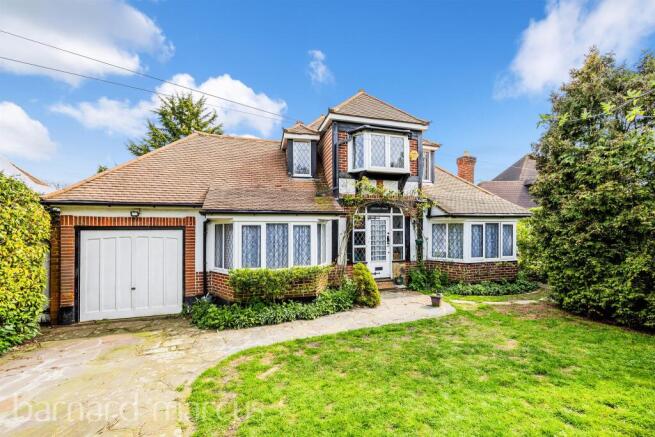 4 bed property, in Tattenham Crescent, £780,000