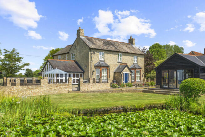 5 bed property, in Boyton End, £1,350,000