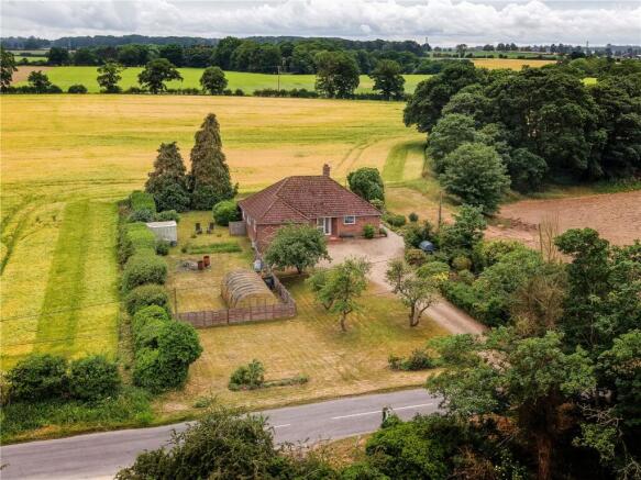 3 bed property, in Langley, £400,000