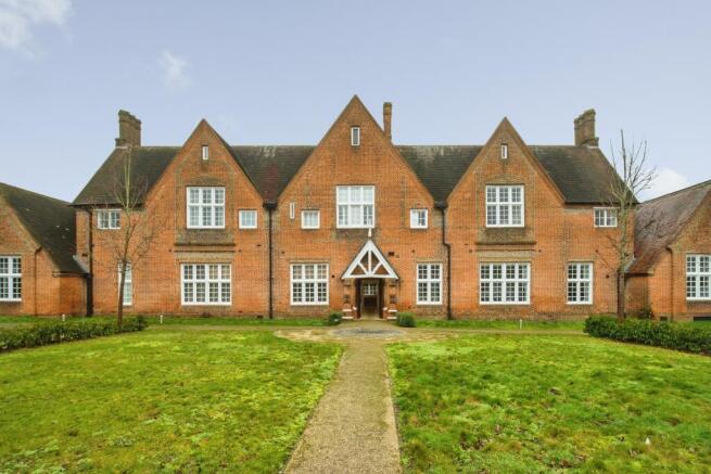 2 bed property, in Hospital Hill, £325,000