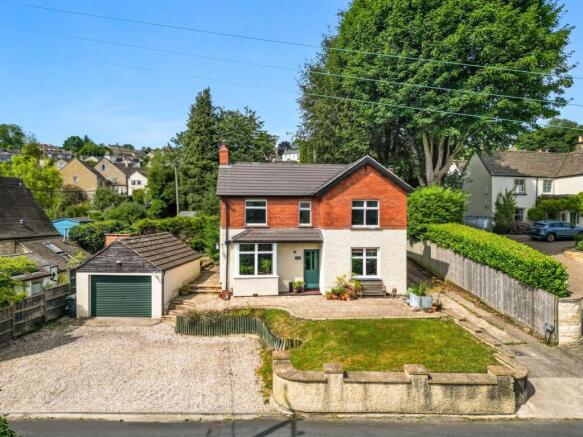 3 bed property, in Northfields Road, £625,000