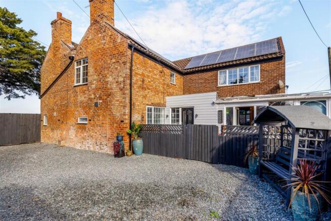 7 bed property, in Boston Road, £525,000