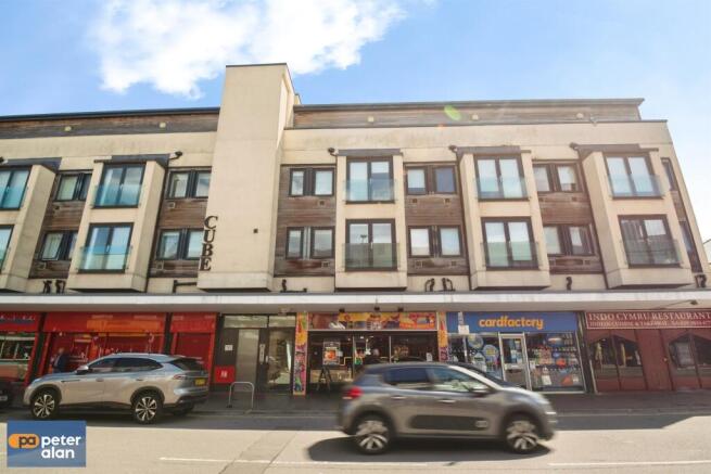 2 bed property, in Cowbridge Road East, £130,000