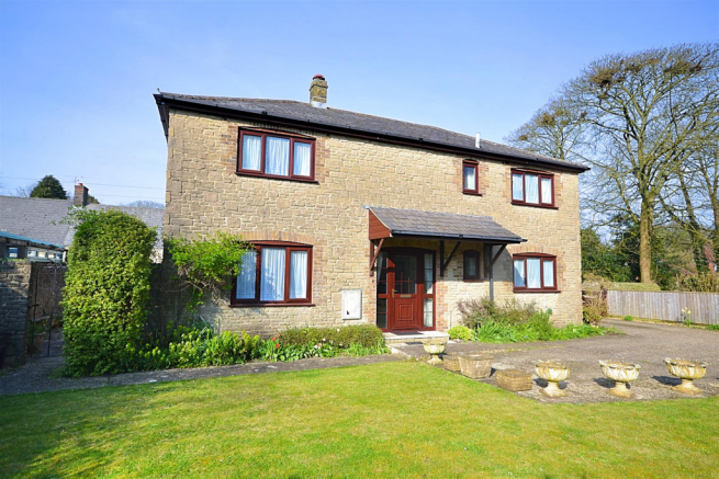 4 bed property, in Martinstown, £535,000