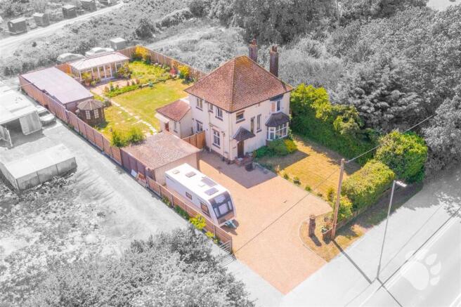 3 bed property, in London Road, £575,000