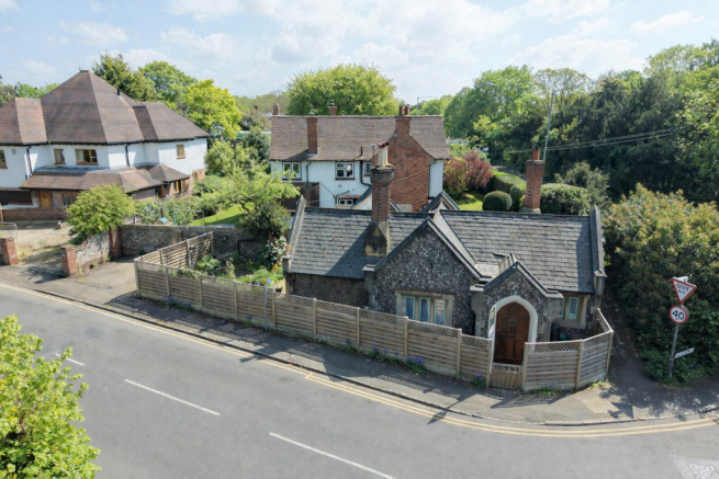 2 bed property, in Bulstrode Way, £650,000