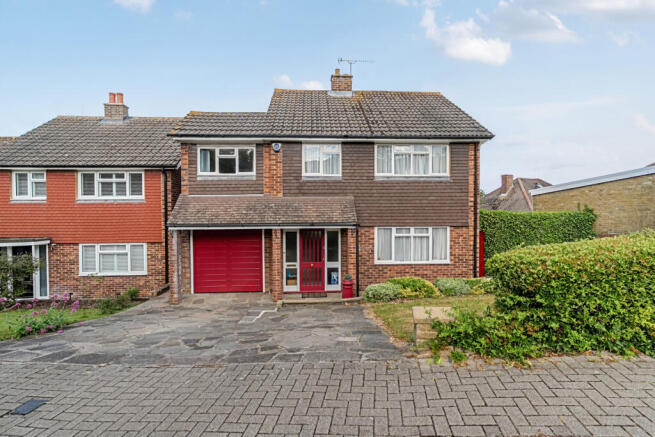 4 bed property, in Glentrammon Avenue, £700,000